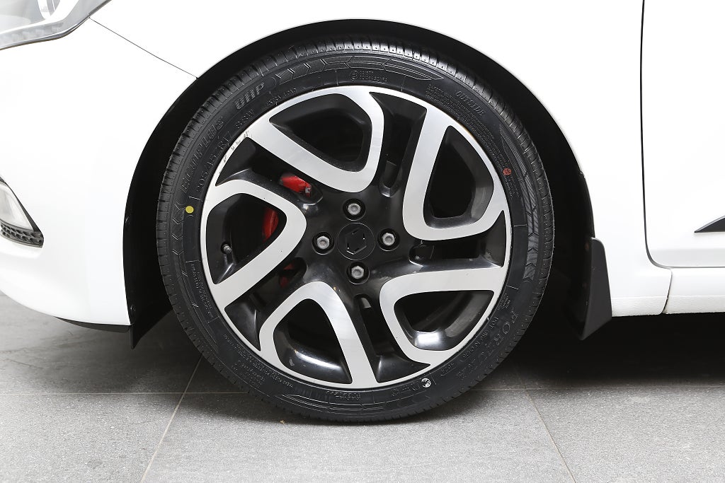 Hyundai i20 1,4 Premium 101hk 5D Panorama Kamera