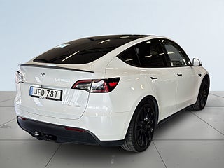 Tesla Model Y Performance Performance S&V-Hjul/Drag/Värmepump/Pano – bild 6
