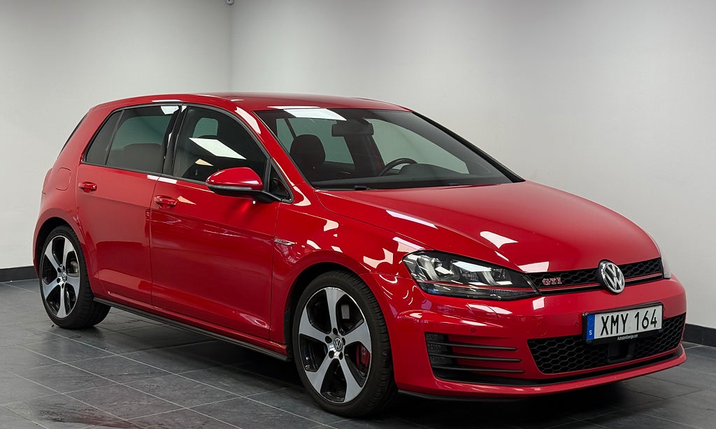 Volkswagen Golf 5-door GTI Performance 2.0 TSI*Dynaudio*Pluspaket*