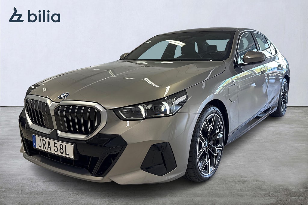 BMW 550e xDrive M-Sport /B & W/Panorama/Komfortstolar/Innovation