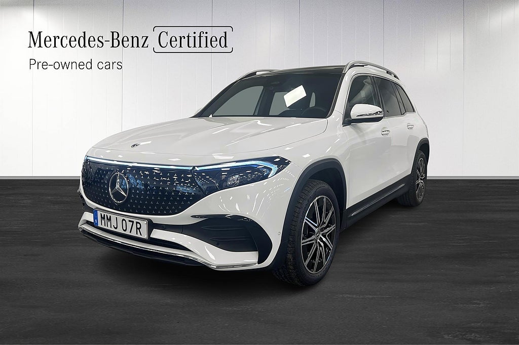 Mercedes-Benz EQB 300 4MATIC AMG Distronic Panorama Rattvärme