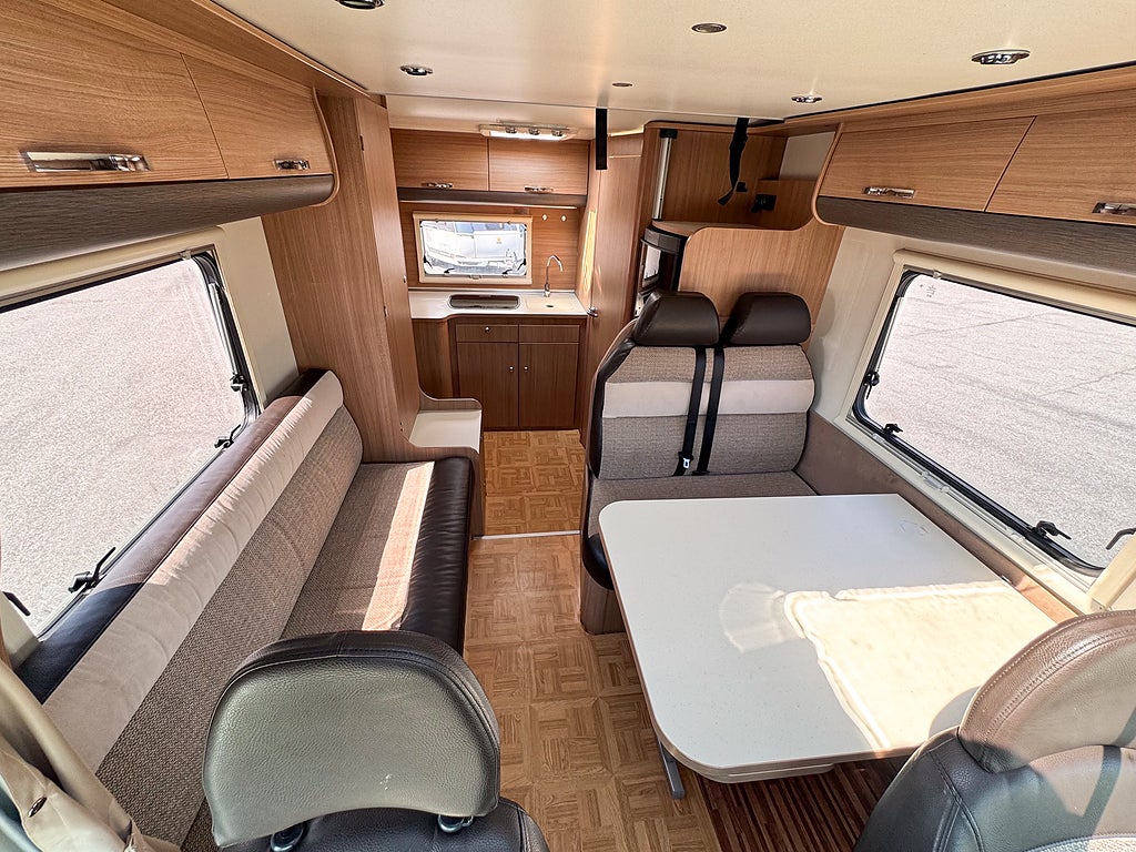 Adria Matrix M 590 SG - 3500kg, Taksäng