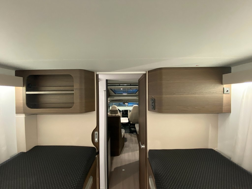 Adria Coral Supreme 670 SL / ALDE / Ugn / Panorama / Automat - Adria