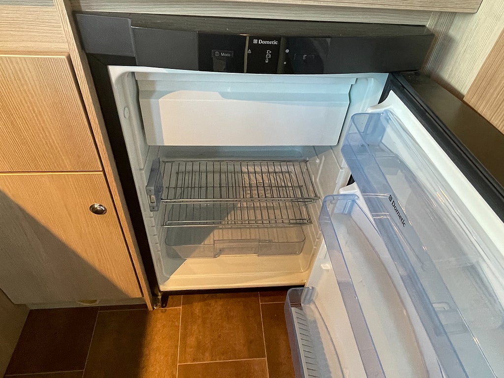 Bürstner Ixeo 585 / Taksäng / Under 6m / B-kort / Solcell / AC-Bodel /  - Bürstner