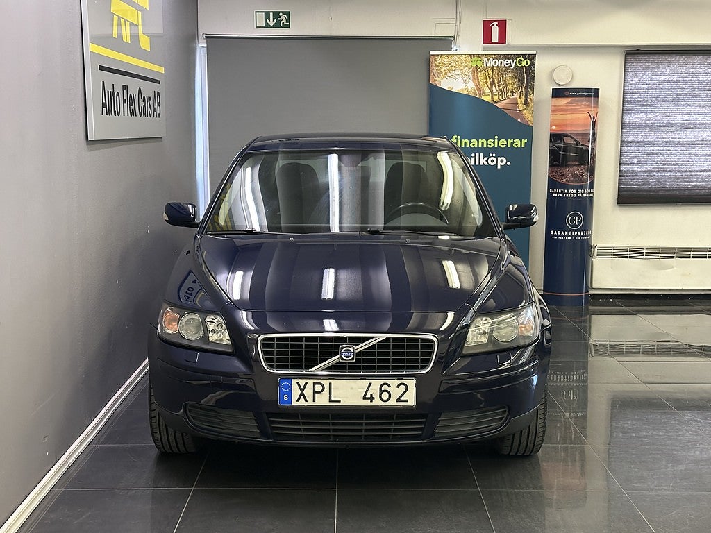 Volvo S40 1.6 | Dragkrok | P-sensor | Nybesiktad | S+V |