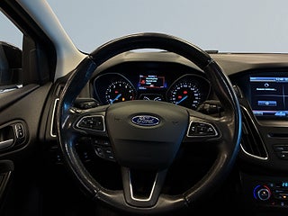 Ford Focus Kombi 1.0 EcoBoost Titanium S&V-däck/Drag/Psens/Kamera – bild 9