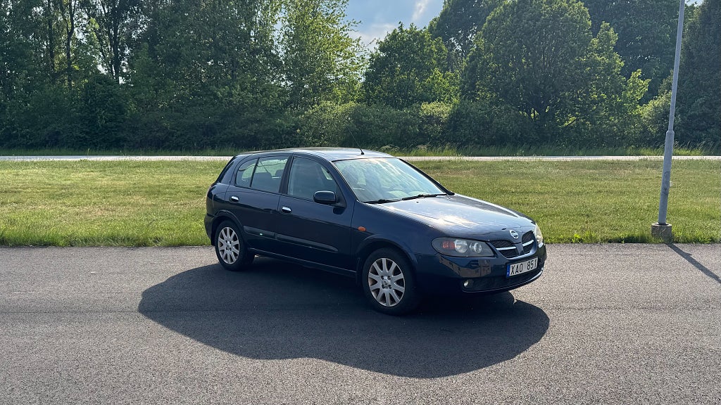 Nissan Almera 5-dörrar 1.8 Euro 4