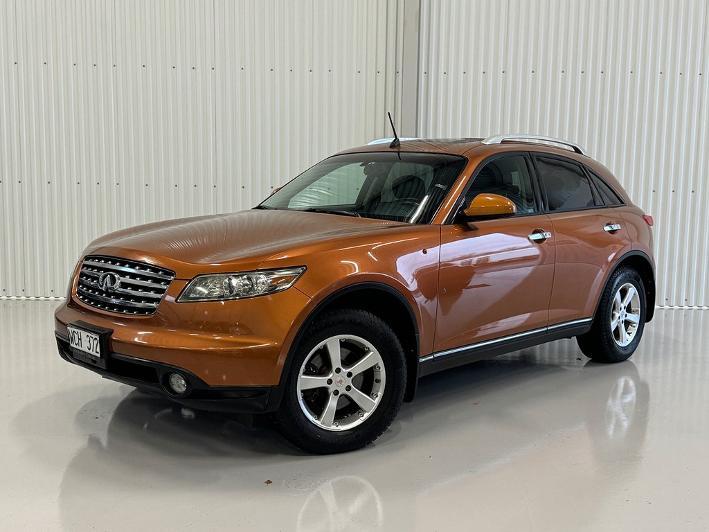 Infiniti FX45 AWD 4.5 V8 AWD | BOSE | B-kamera | Taklucka