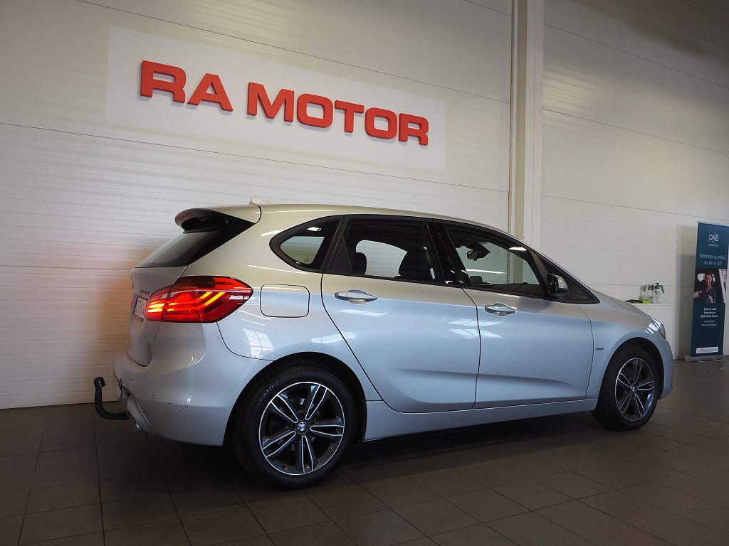 BMW 220 d xDrive Active Tourer Sport line M-Värm Navi Drag 2019