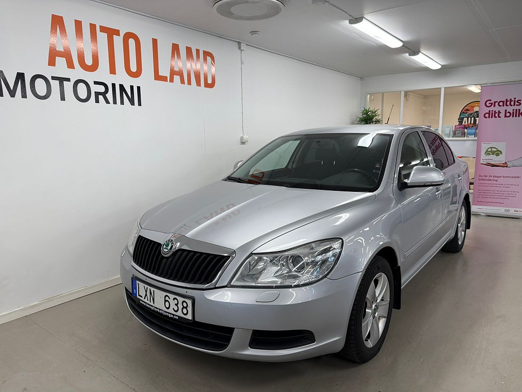 Skoda Octavia 1.6 TDI Ambiente \ Drag / NY KAMREM / 
