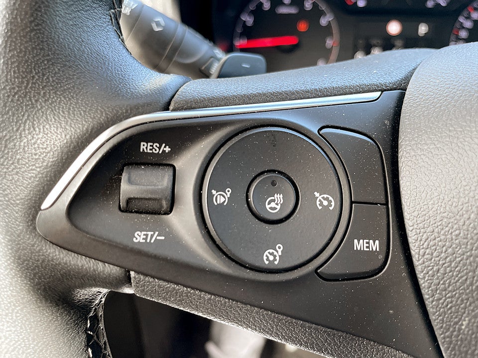 Bild på Opel Combo Cargo XL Business 1.5 130hk Aut L2 WEBASTO B-KAMERA