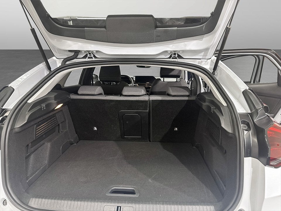 Bild på Citroën C4 Shine 1.2 PT 130hk Aut - B-KAMERA, RATTVÄRME