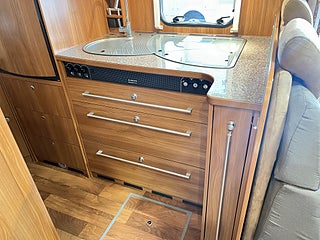 Husbil-integrerad Dethleffs ESPRIT I 6810 15 av 26