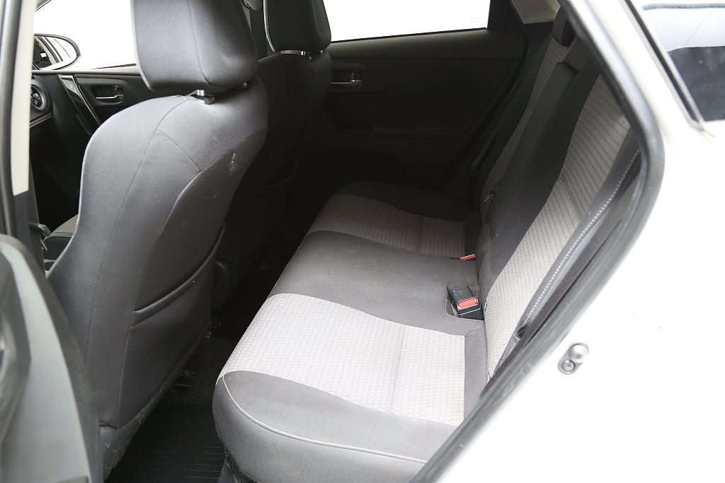 Toyota Auris Touring Sports Hybrid e-CVT Comfort 136hk 2018