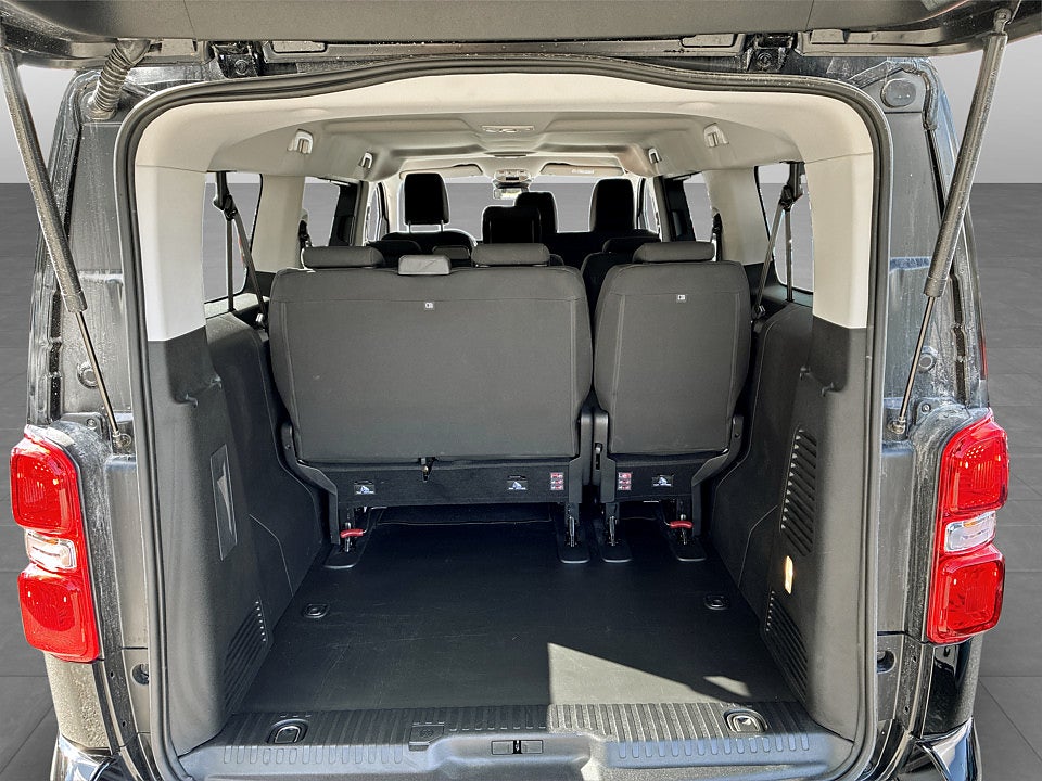 Bild på Citroën SpaceTourer Plus 2.2 BlueHDi 180hk Aut 9-SITS NAVI