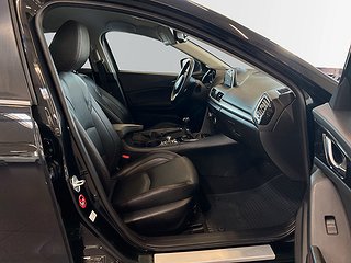 Mazda 3 Sport 2.2 SKYACTIV-D OPTIMUM/NAV/Värmare/Bose/HuD