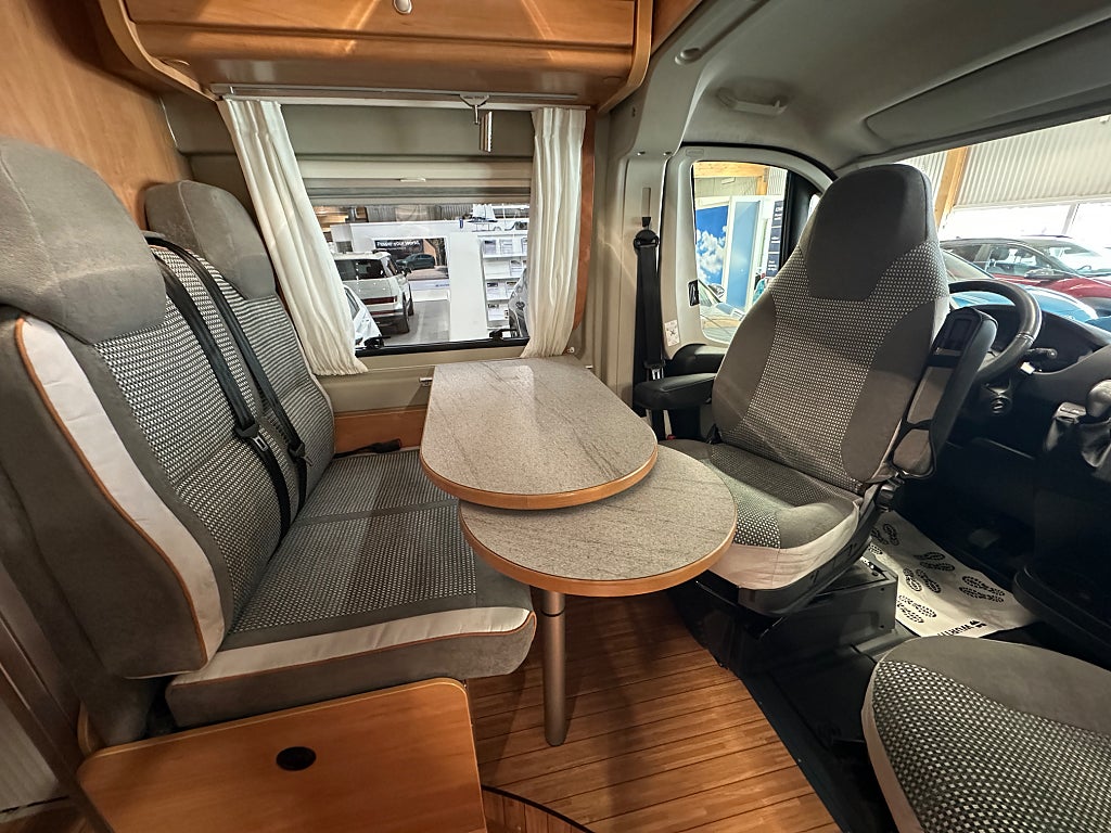 Pössl Roadstar 600 L,  Långbädd, 5.99 m , Automat thumbnail