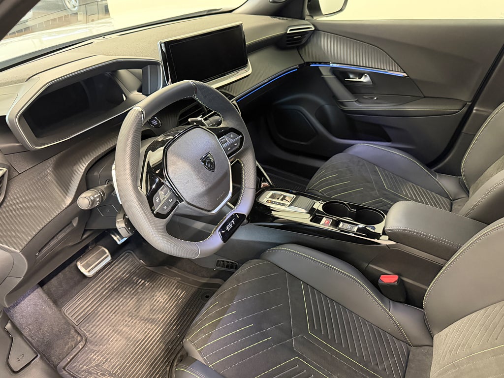 Peugeot 2008 Hybrid 145 1.2 PureTech 145 e-DSC Demobil thumbnail