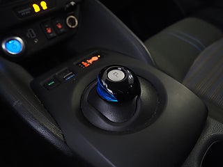 Halvkombi Nissan Leaf 17 av 21