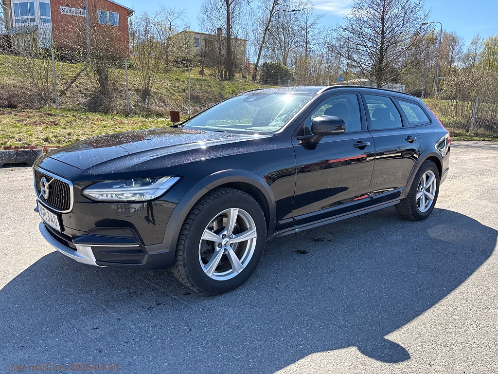 Volvo V90 Cross Country D4 AWD OUTLET REA-BIL - NYBESIKTIGAD