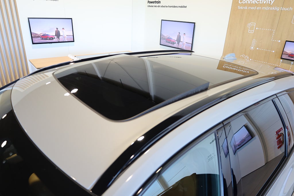 Volvo XC60 Recharge T6 AWD AUT Ultimate Dark Pano H&K Orrefors 2024