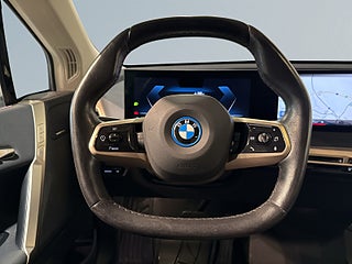 BMW iX xDrive40 Innovation 360° Laser Pvärm HuD H/K GPS SoV – bild 9