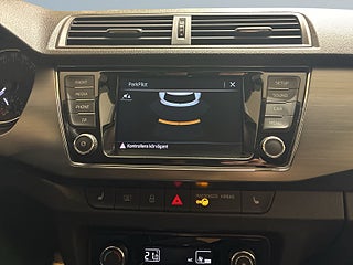 Skoda Fabia 1.0 TSI Style Mvärm P-sen Farthållare S&V-däck Nyservad – bild 11