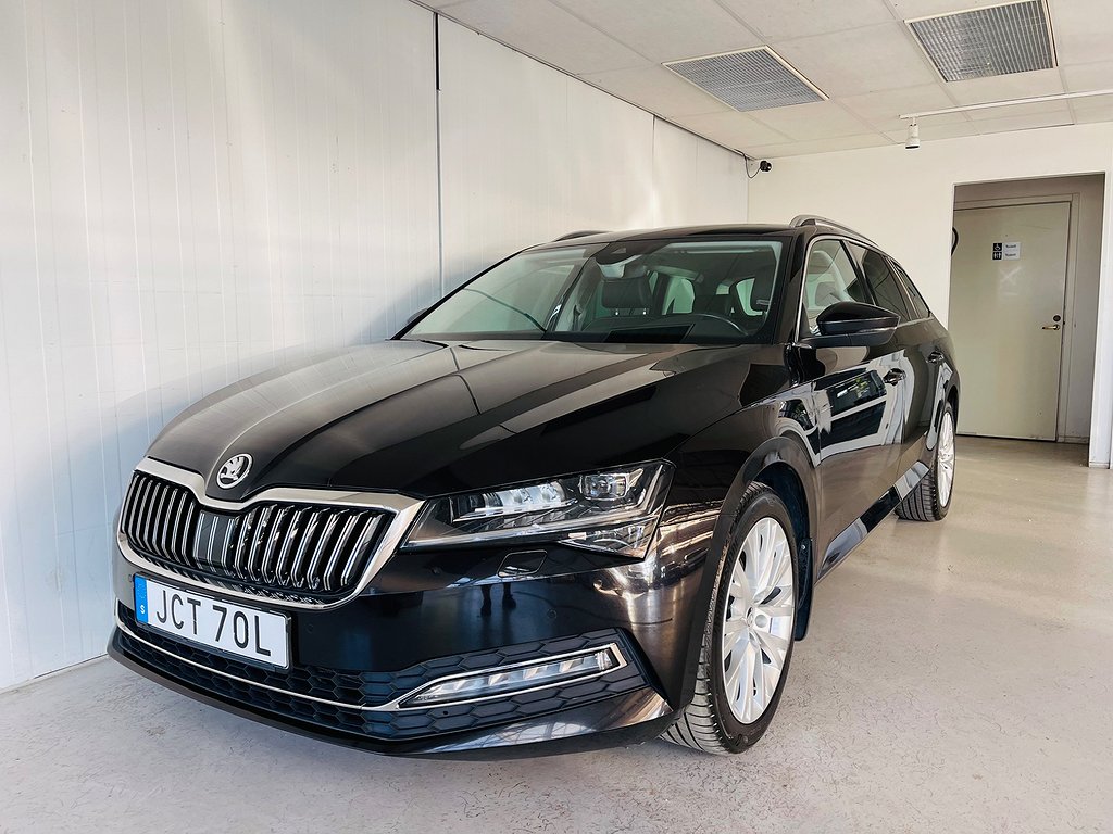 Skoda Superb 2.0 TDI 4x4 190HK Style Business Adventure Edition Drag D-Värmar