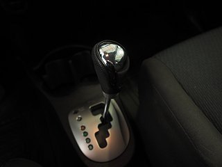 Halvkombi Toyota Yaris 18 av 20