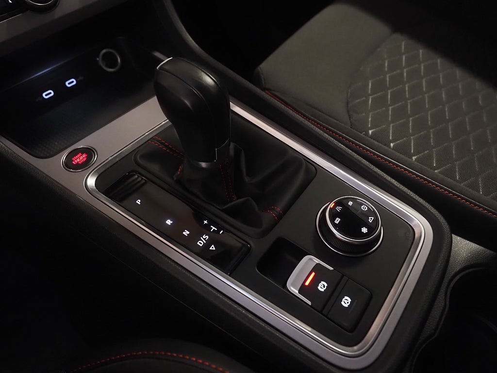 Seat Ateca 2.0 TDI 4Drive FR Cockpit Drag Navi D-Värm B-Kam 2021