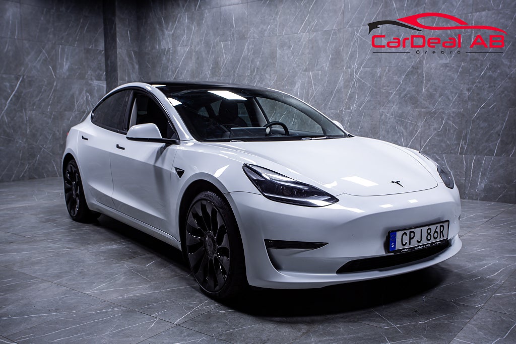 Tesla Model 3 AWD Performance 513hk Värmepump Pano Moms