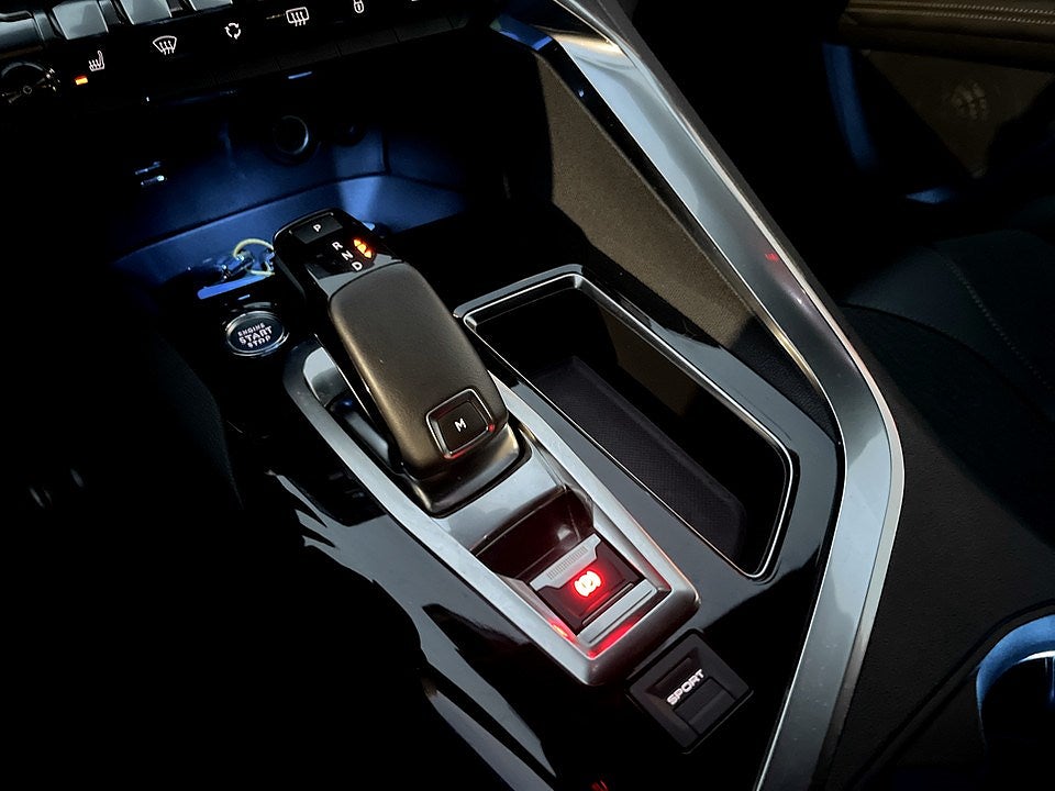 Bild på Peugeot 3008 GT 1.2 PT 130hk Aut - B-KAMERA, EN ÄGARE