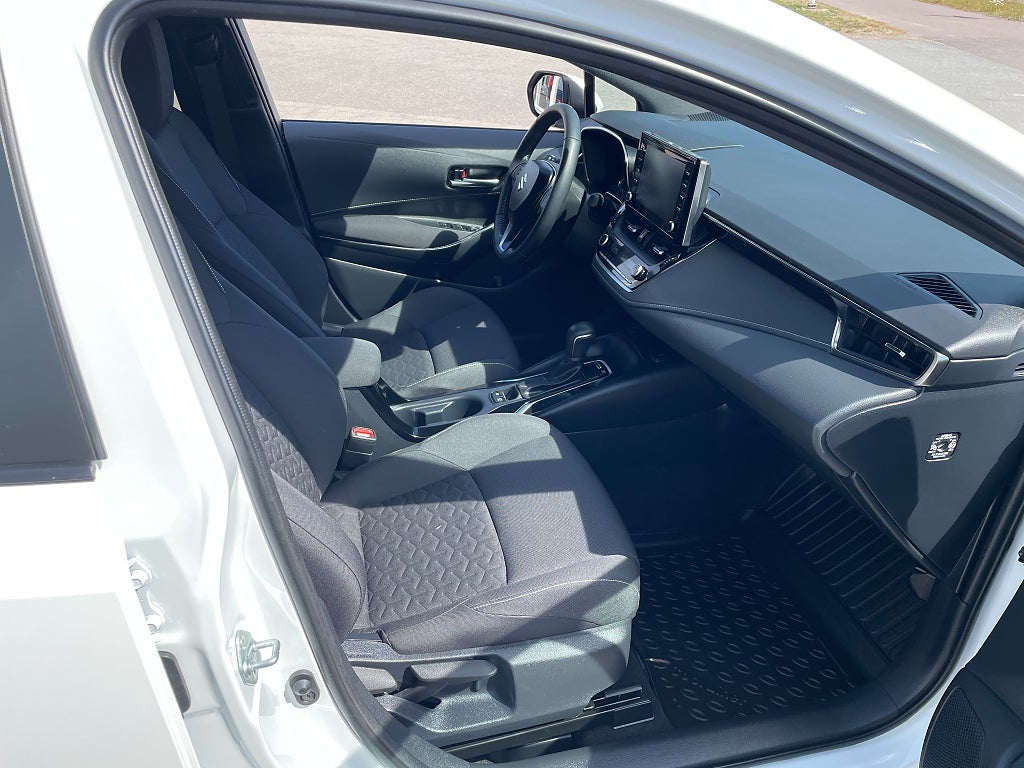 Suzuki Swace Hybrid 1.8 VVT-i E-CVT 122 hk