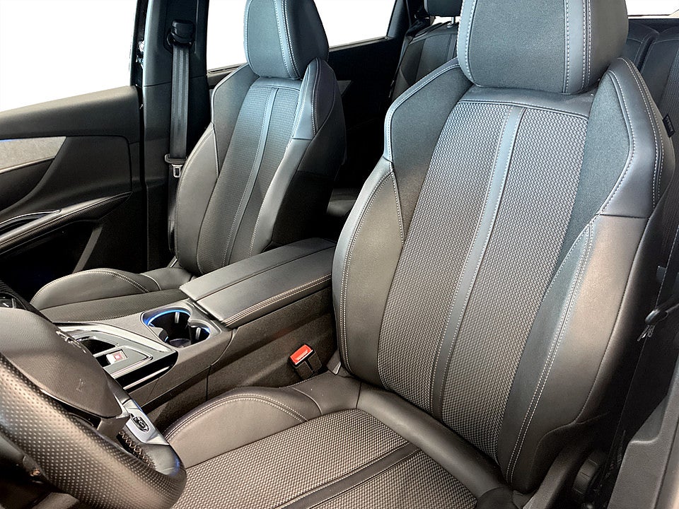 Bild på Peugeot 5008 GT 1.2 PT 130hk Aut 7-SITS B-KAMERA NAVI 
