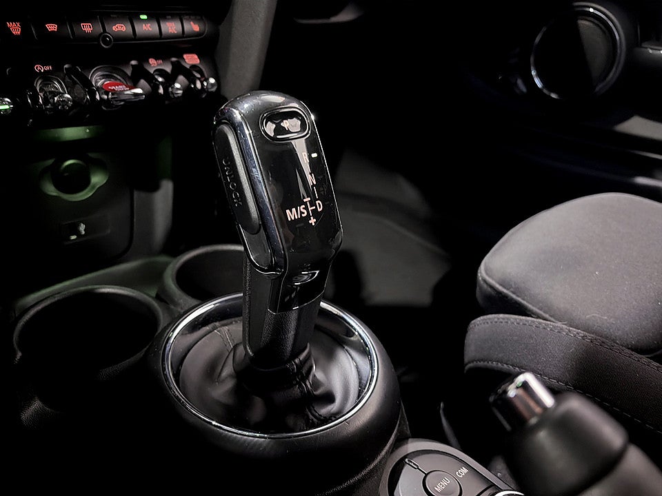 Bild på MINI Cooper S 3D 192hk Aut P-SENSORER FARTHÅLLARE KEYLESS