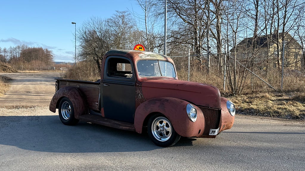 Ford Custom 1/2 ton pickup - Restomod - LT1 - 6vxl Manuell