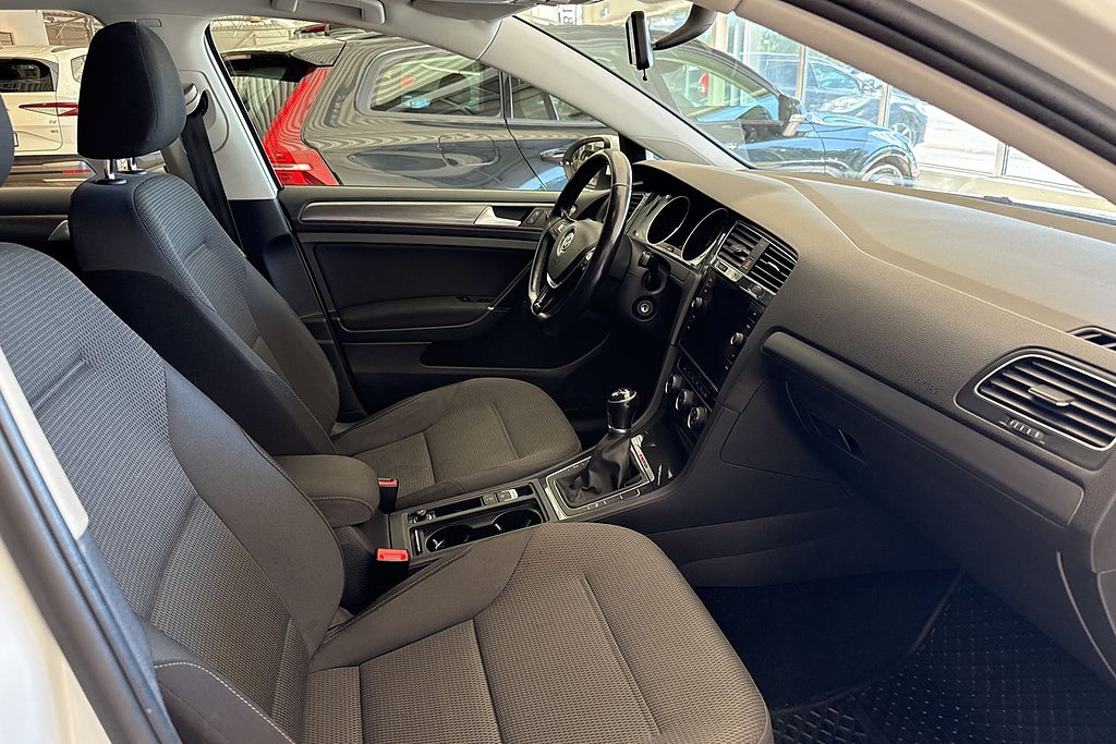 Volkswagen Golf 5-dörrar 2.0 TDI DPF 4Motion Drag Värmare Kamera V-hjul miniatyr 10