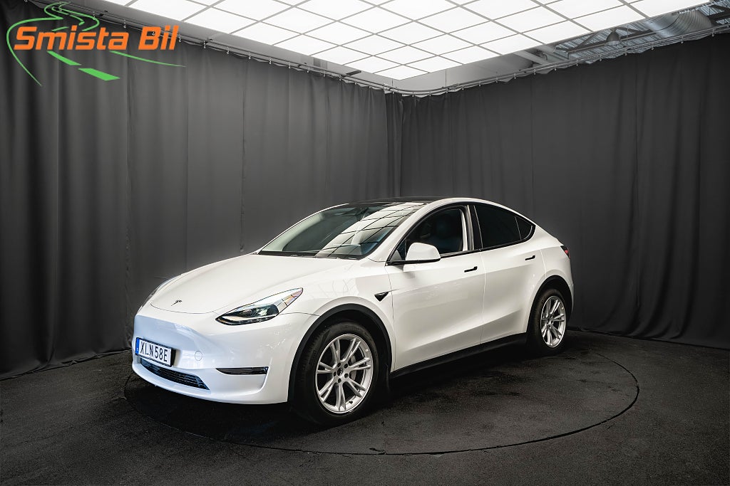 Tesla Model Y Long Range AWD DRAG PANO LÄDER KAMERA 1-ÄGARE MOMS