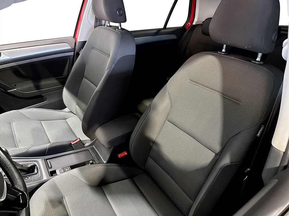 Bild på Volkswagen Golf Base 1.6 TDI 110hk Aut KAMPANJRÄNTA 3,99%