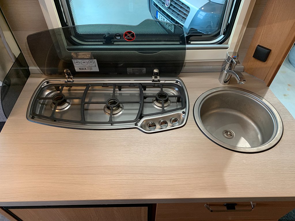 Knaus Sport  400 LK / Mover / Solcell / Markis / Barnkammare - Knaus