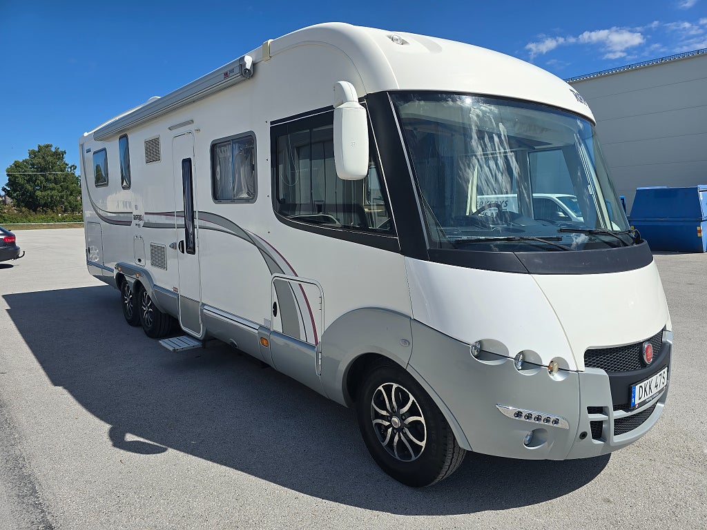 Rapido 10000 Design Edition *Alde *Queensbed *AC *Taksäng