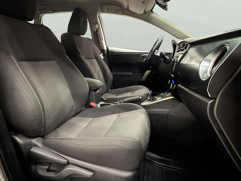 Toyota Auris Hybrid e-CVT Vinterhjul, Motor/Kupevärmare, Ledramp, Hemleverans - miniatyr 15