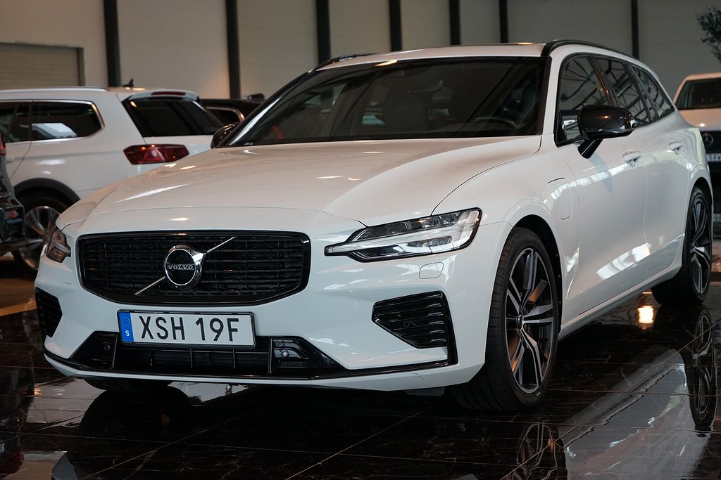 Volvo V60 Recharge T8 AWD PANO NAVI B-KAMERA R-Design Euro 6