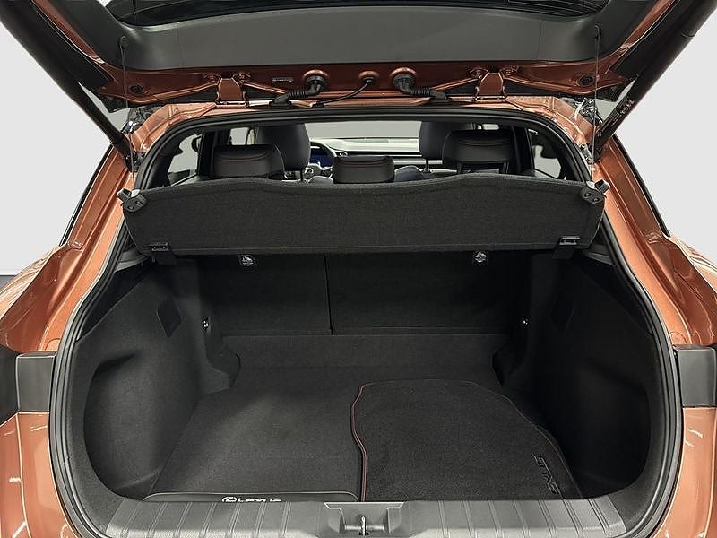 Lexus LBX 2024 - miniatyr 11