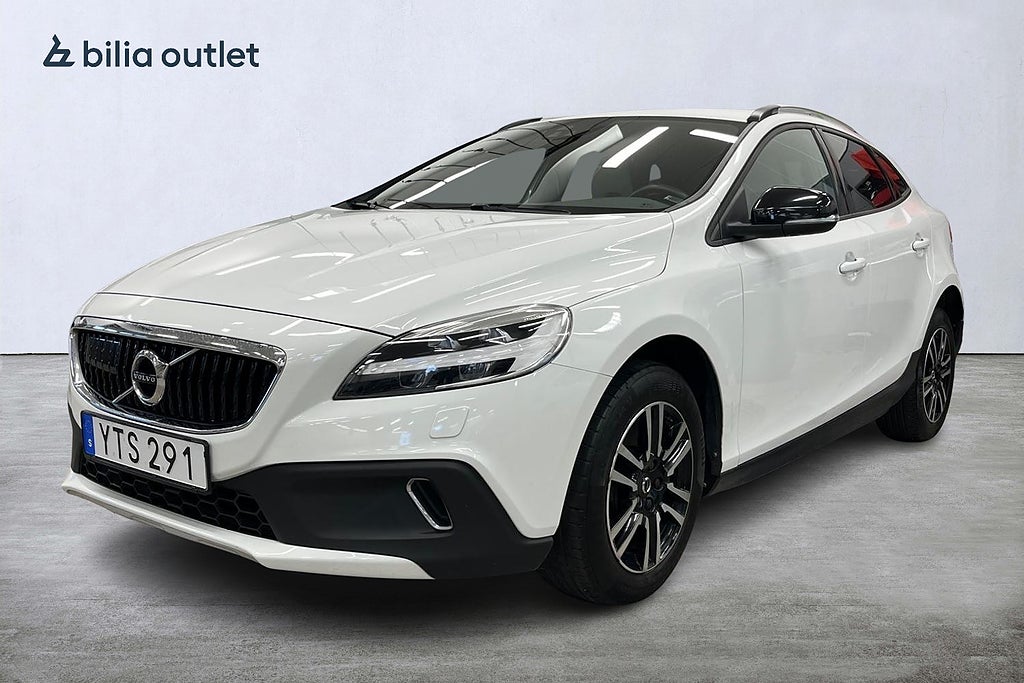 Volvo V40 Cross Country D2 Geartronic Momentum 120hk Värmare Navi VOC Kamera