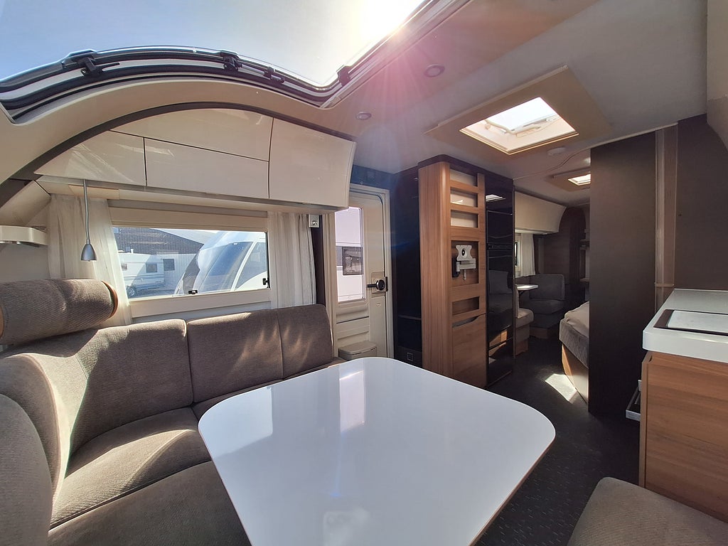 Adria Alpina 663 UK Barnkammare: 3 Bäddar