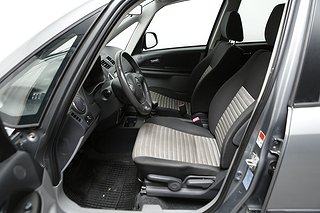 Halvkombi Suzuki SX4 11 av 23