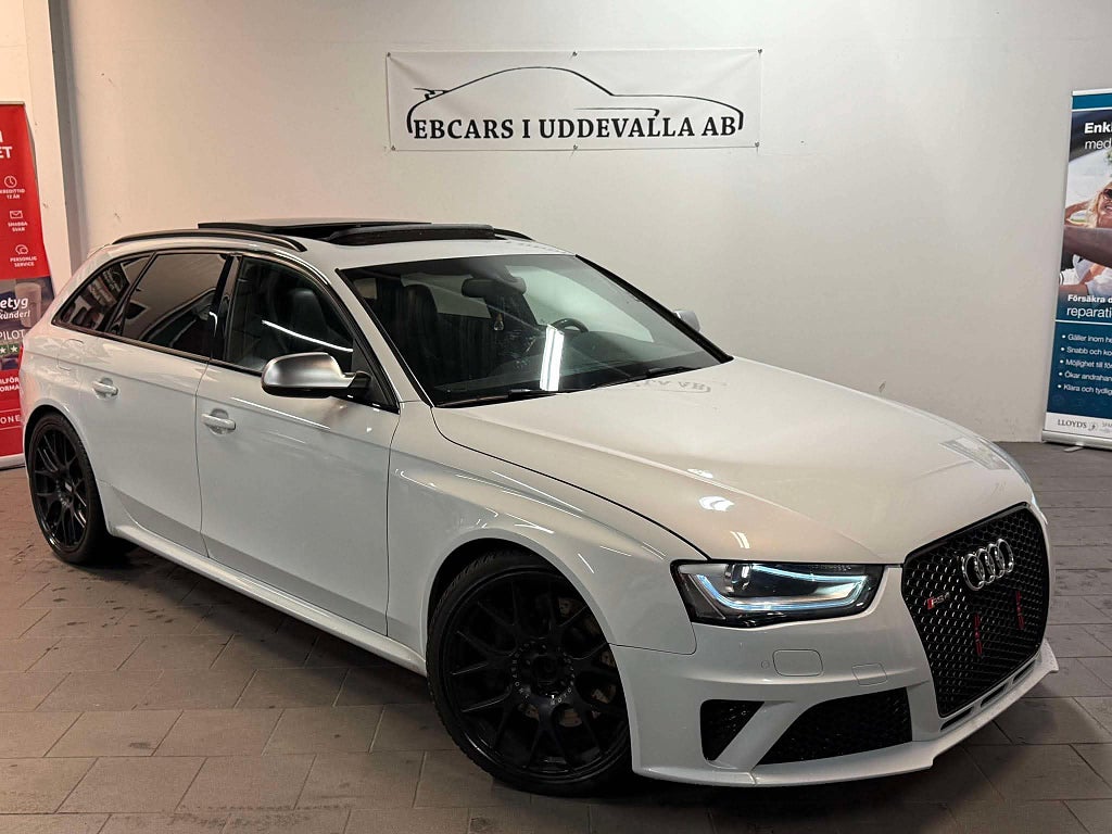 Audi RS4 4.2 FSI V8 quattro S Tronic, 450hk