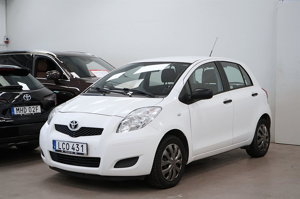 Toyota Yaris 1.0 VVT-i NYBESIKTAD