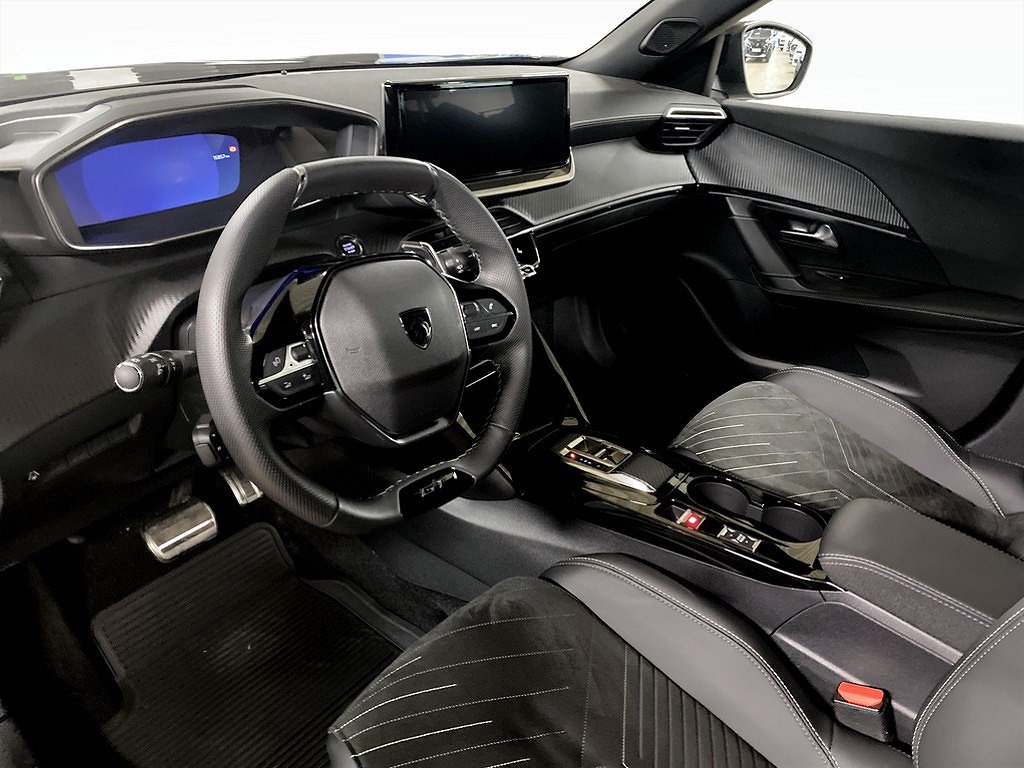 Peugeot 2008 1.2 PureTech 130 EAT, 131hk, 2024